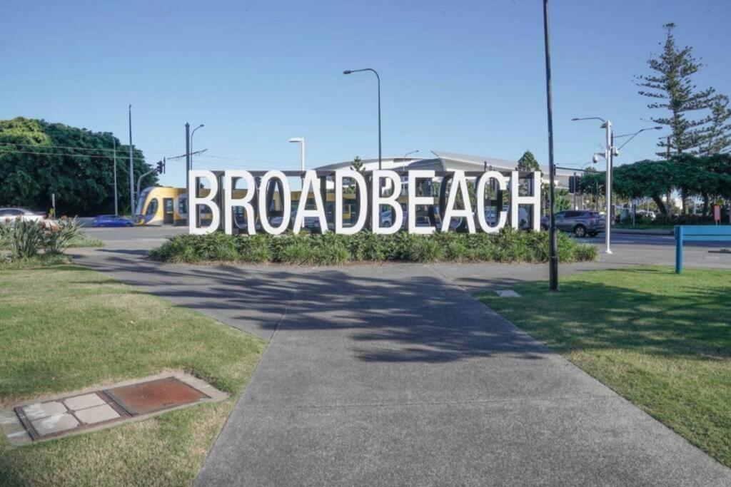 Apartment 1b In The Heart Of Broadbeach! Gold Coast
