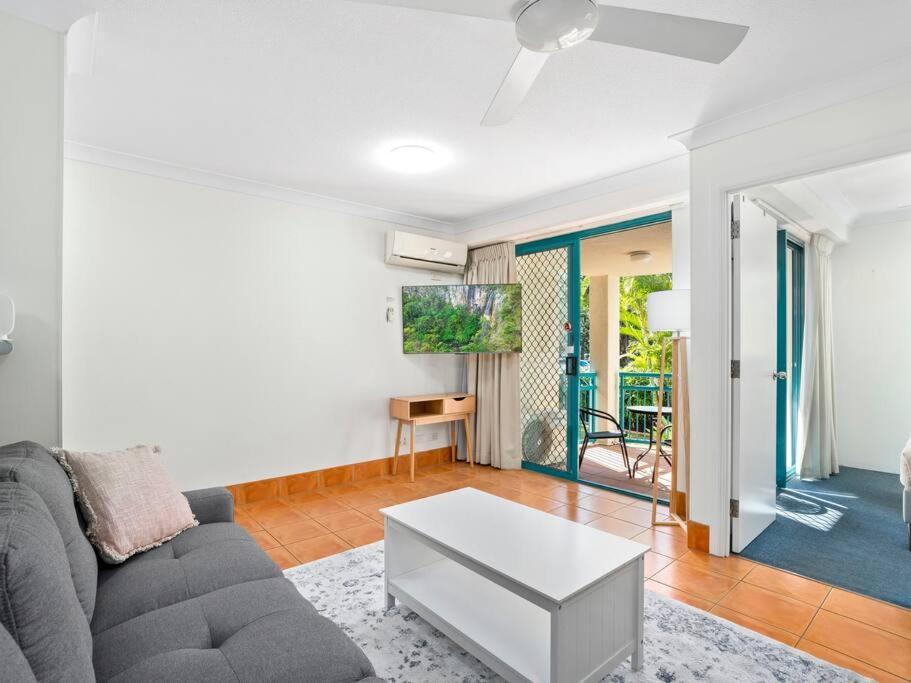 1b In The Heart Of Broadbeach!