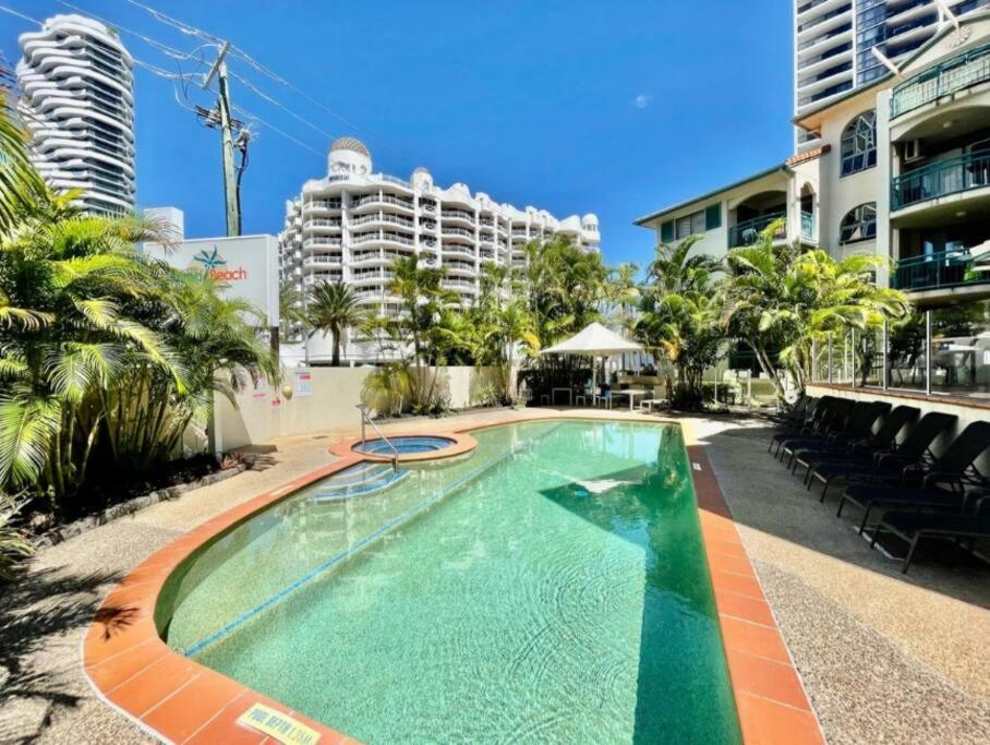 1b In The Heart Of Broadbeach! Apartment *