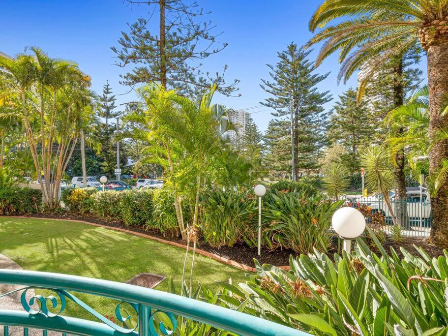 1b In The Heart Of Broadbeach! Apartment Gold Coast